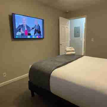 Charming One-Bedroom Condo on Music Row Rooms