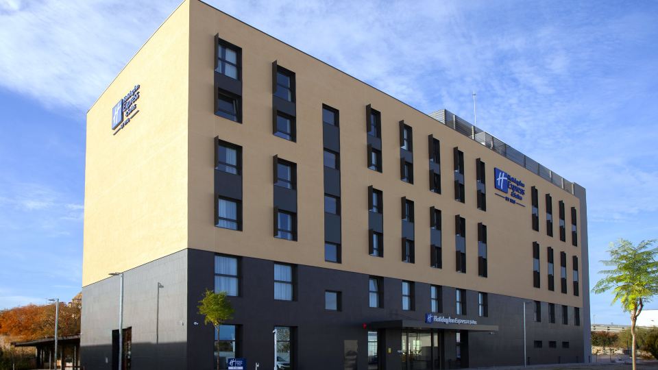 Holiday Inn Express & Suites BARCELONA - SABADELL by IHG