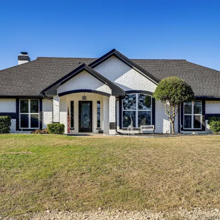Granbury Studio - 10 Mins from Town + the Lake!