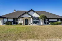 Granbury Studio - 10 Mins from Town + the Lake! - Pet friendly