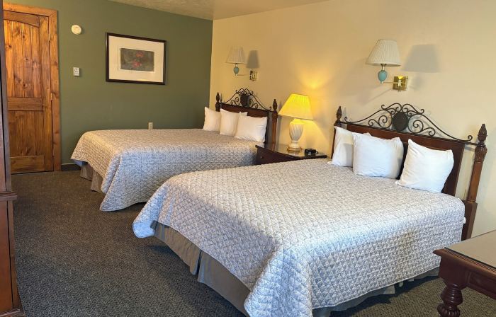 Clover Creek Inn