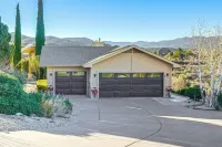 Prescott Gem Hot Tub and Mtn Views, 7 Mi to Dtwn - Kitchenette