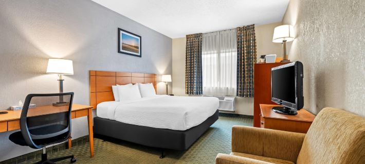 Quality Inn Dubuque on Hwy 20 Hotels in Dubuque