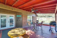 Private Pool & Hot Tub: Dog-friendly Live Oak Home - Wifi