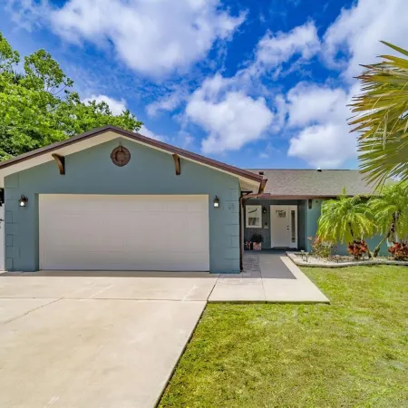 Waterfront Retreat With Pool Tiki Bar Boat Dock