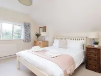 Spacious Coastal Family Home Sleeps 8 Hotels in Bognor Regis