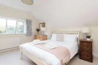 Spacious Coastal Family Home Sleeps 8