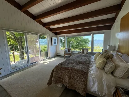 Luxury Mountain Top House , Hot Tub, Fire Pit & Panoramic Stratton Views