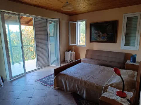 Hillview Holiday Home in Kalavrouza
