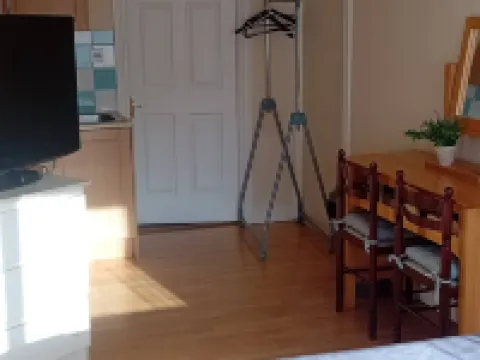 Lovely double bed private studio in tullamore town Hoteles en Condado de Offaly