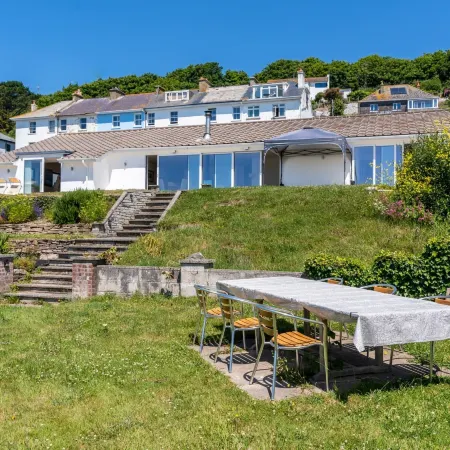 Sea-view Holiday Home Near Beach, No Deposit
