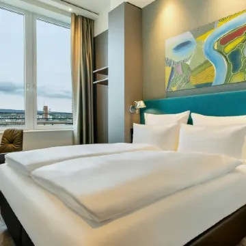 Motel One Wiesbaden Отели рядом с достопримечательностью «Вестенд»