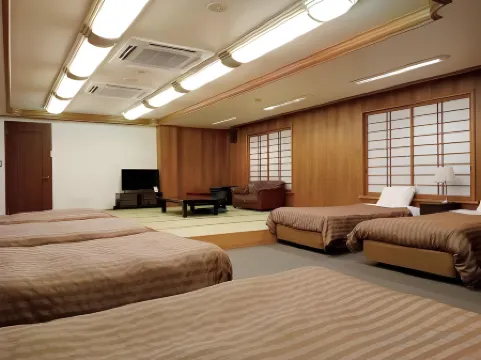 โรงแรมอูโอมิซากิ