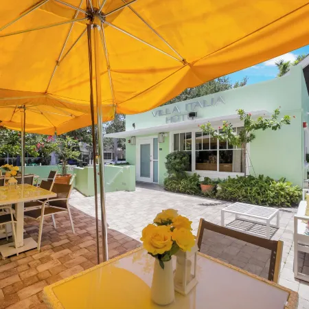 Villa Italia by at Mine Hospitality Отели рядом с достопримечательностью «Фламинго Парк»