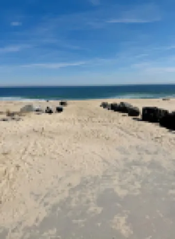 3Br Beach House~ 5 Minute Stroll to Beach & Private Outdoor Entertainment Area