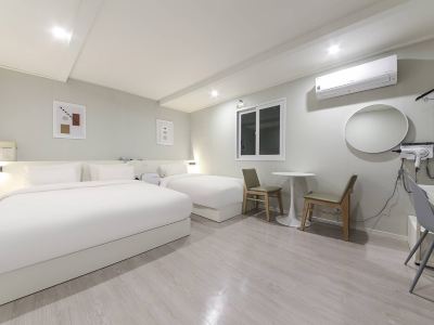 Yeongcheon Hotel Shop