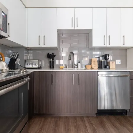 2BR TH | Gym, Balcony | Bellevue Parkside L