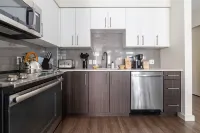 2BR TH | Gym, Balcony | Bellevue Parkside L
