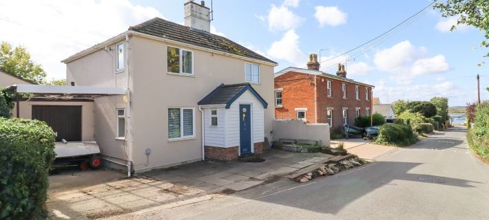 Ivy Cottage Hotels in Colchester