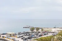 Coral Hotel - parking