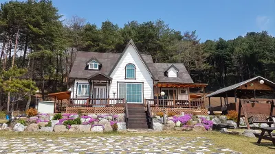 Pyeongchang Bongpyeong Love Story Pension ハーブナラ農園周辺のホテル