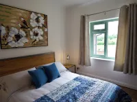 Tring Grange Cottage - Sleeps 2 - Onsite Parking Hotels in Tring