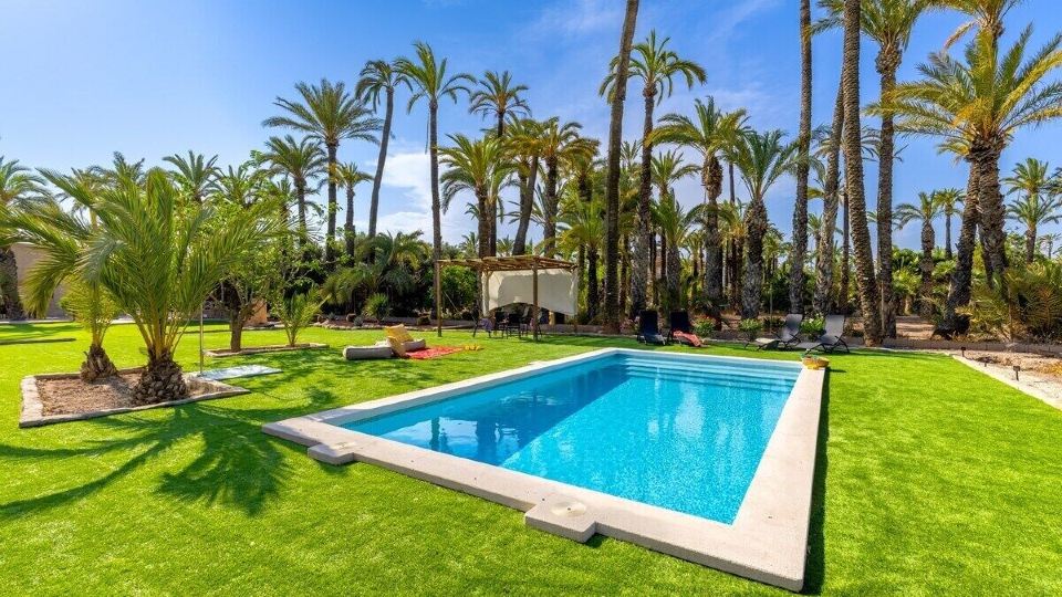 Historical Palms Villa by Fidalsa