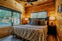 Stylish New 5BR/4BA Cabin Steps from Dollywood