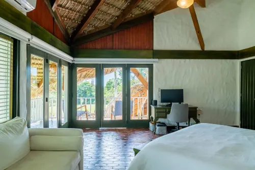 Ocean View Villa, Pool, BBQ, Jacuzzi, Staff Incl - 4つ星