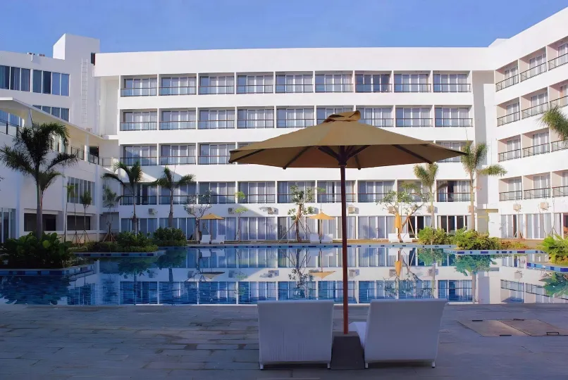 โรงแรมราชา คูตา มันดาลิกา รีสอร์ทและคอนเวนชั่น