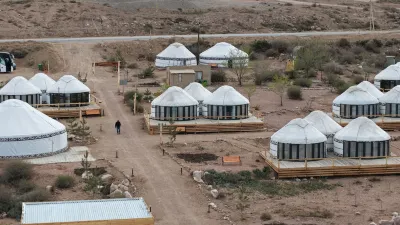 Ak-Sai Travel Oimo Tash Yurt Camp Hoteles en 