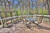 Spacious Lake House for Large Groups w Private Acre+ short path to Lake