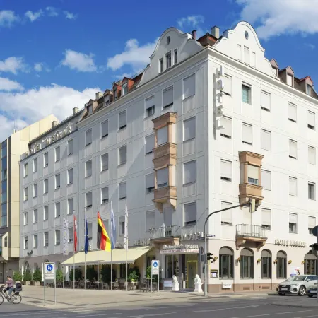 Ringhotel Loew's Merkur Отели рядом с достопримечательностью «Зюдштадт»