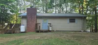 "Cabin in the Cove"  Private waterfront home on beautiful Lake Hartwell