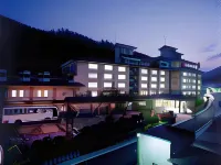 Ooedo Onsen Monogatari Kounkaku Hoteles en Ōsaki