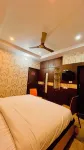 Hotel Crystal Inn