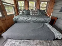 密歇根馬尼斯蒂克印第安湖畔現代化鄉村風原木小屋