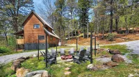Isaiah's Cabin by Avantstay Private Hot Tub + Fire Pit + Mountain Views Near Smokies + Townsend - 民宿
