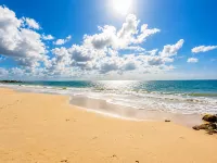 98 Steps to the Beach - Retreat with Pool Access Hotels in Broadwater