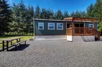 Private Yard w/ Games! Family Getaway in Forks - Boutique