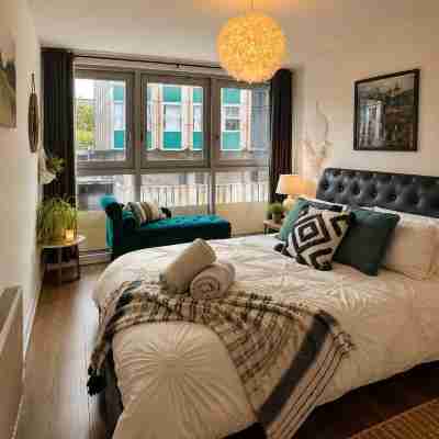 Lovely Bohemian Apartment in Heart of City Life Others