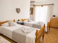 House with Garden & Beach - 3-Star