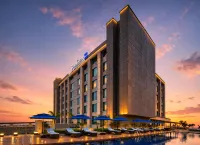 Radisson Hotel New Delhi Paschim Vihar - Infinity Pools