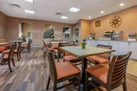 Econo Lodge Inn & Suites Triadelphia - Wheeling - Pet friendly