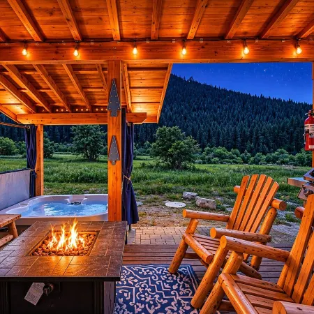 Beaver Hill Cabin Near Plain 2 Bedroom Home by NW Comfy Cabins by RedAwning