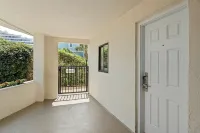 Miramar Beach Retreat - Beachfront and Poolside - Ocean View