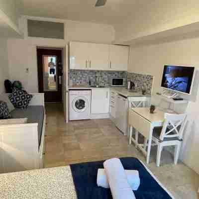 Charming Studio Apartment with Pool Access in Central Gibraltar Rooms