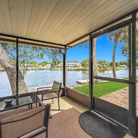 New Vrbo 2026 Open Dates-New 4/3 with Heated Pool, Dock, Kayaks, Outdoor Space