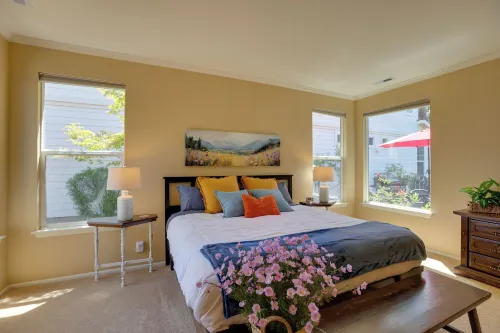 Bend Home: Office, Garage, Parks, Seasonal Pool! - Homestays