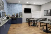 AmericInn by Wyndham Marshfield - Pool
